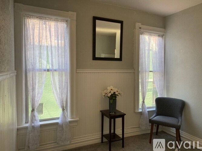 Primary Photo - 119 W Maple Ave