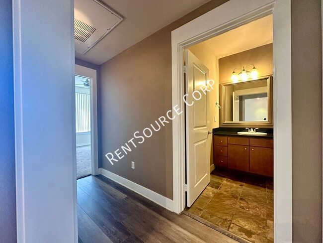 Building Photo - 1 Bedroom Condo for Lease at The Madison a...