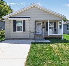 Building Photo - 11082 Maxwell Ave