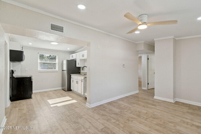Building Photo - 10341 Agave Rd