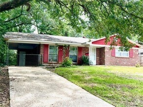 Building Photo - 4153 La Rose Dr