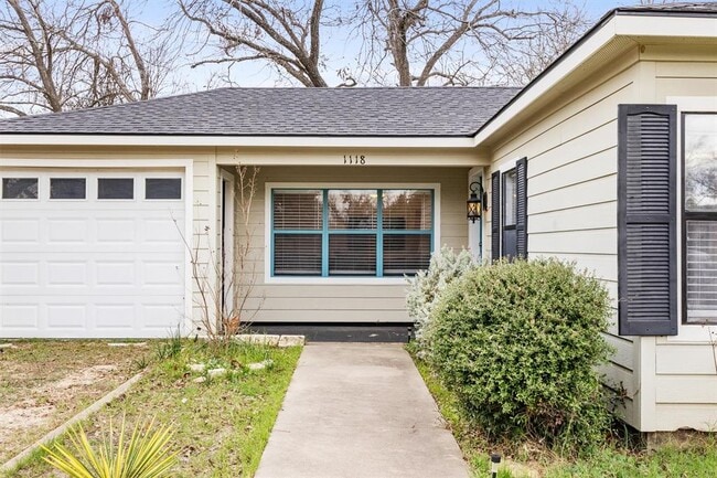 Foto del edificio - 1118 Fisher St