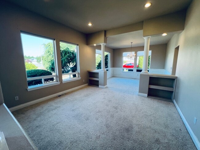 Building Photo - Beautiful 4 bedroom, 3 bath Mount Vernon Home