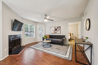 Building Photo - 3784 University Dr NW