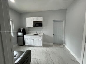 Building Photo - 6803 SW 158th Ave