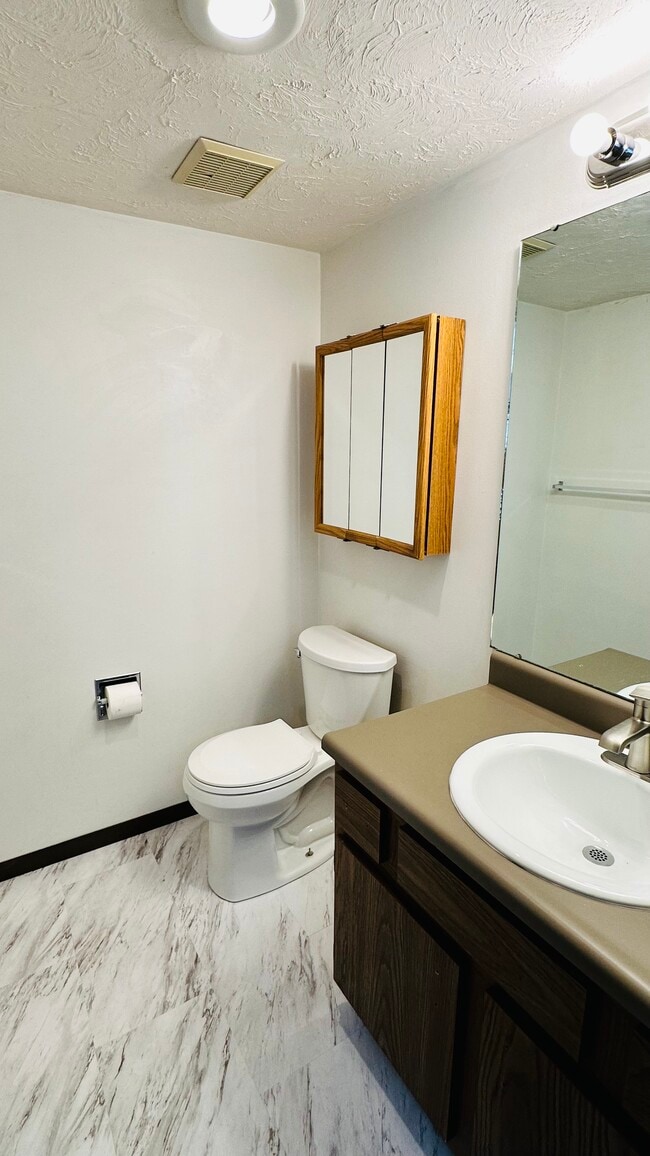 Foto del edificio - 2611 W 60th St