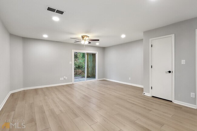 Building Photo - 3014 Steeplechase Dr