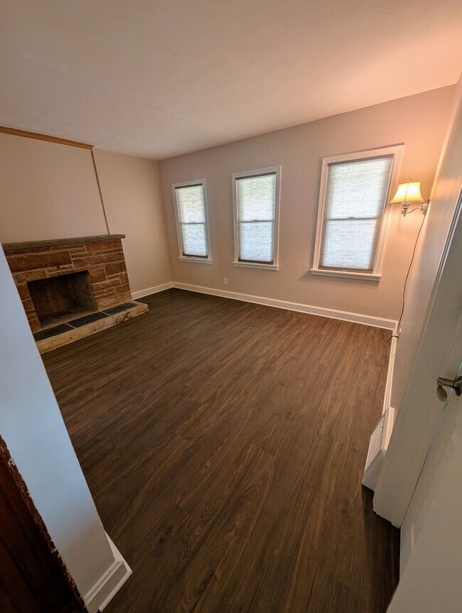 Sala de estar - 412 University Ave