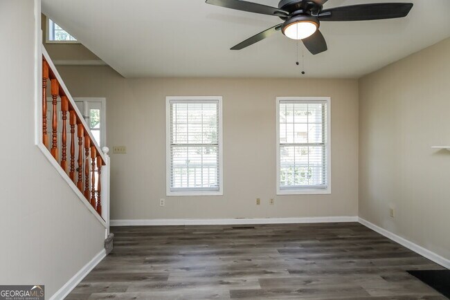 Building Photo - 2585 Windage Dr SW