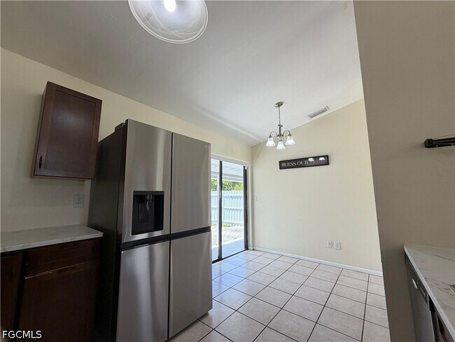 Foto del edificio - 4515 Douglas Ln