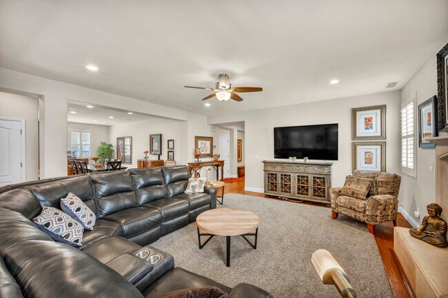 Foto del edificio - 2199 Angel Ridge Drive