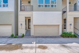 Building Photo - 951 W 17th St