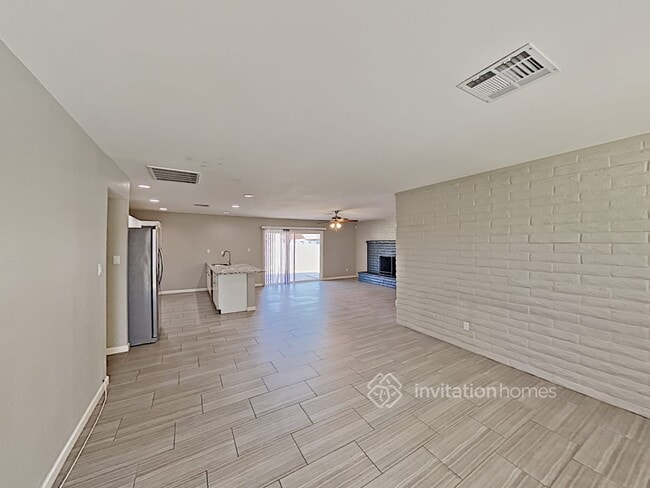 Foto del edificio - 1336 E Broadmor Dr