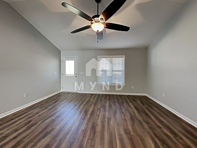 Building Photo - 560 Sunray Dr