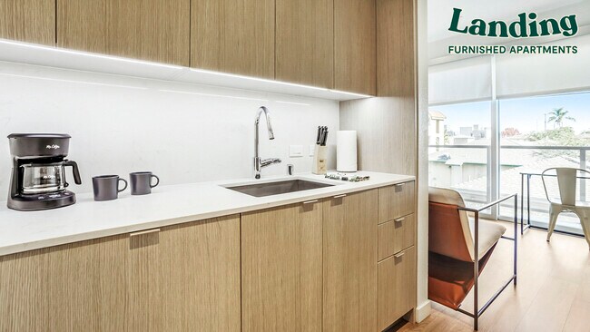 Foto del edificio - 8820 Belford Ave