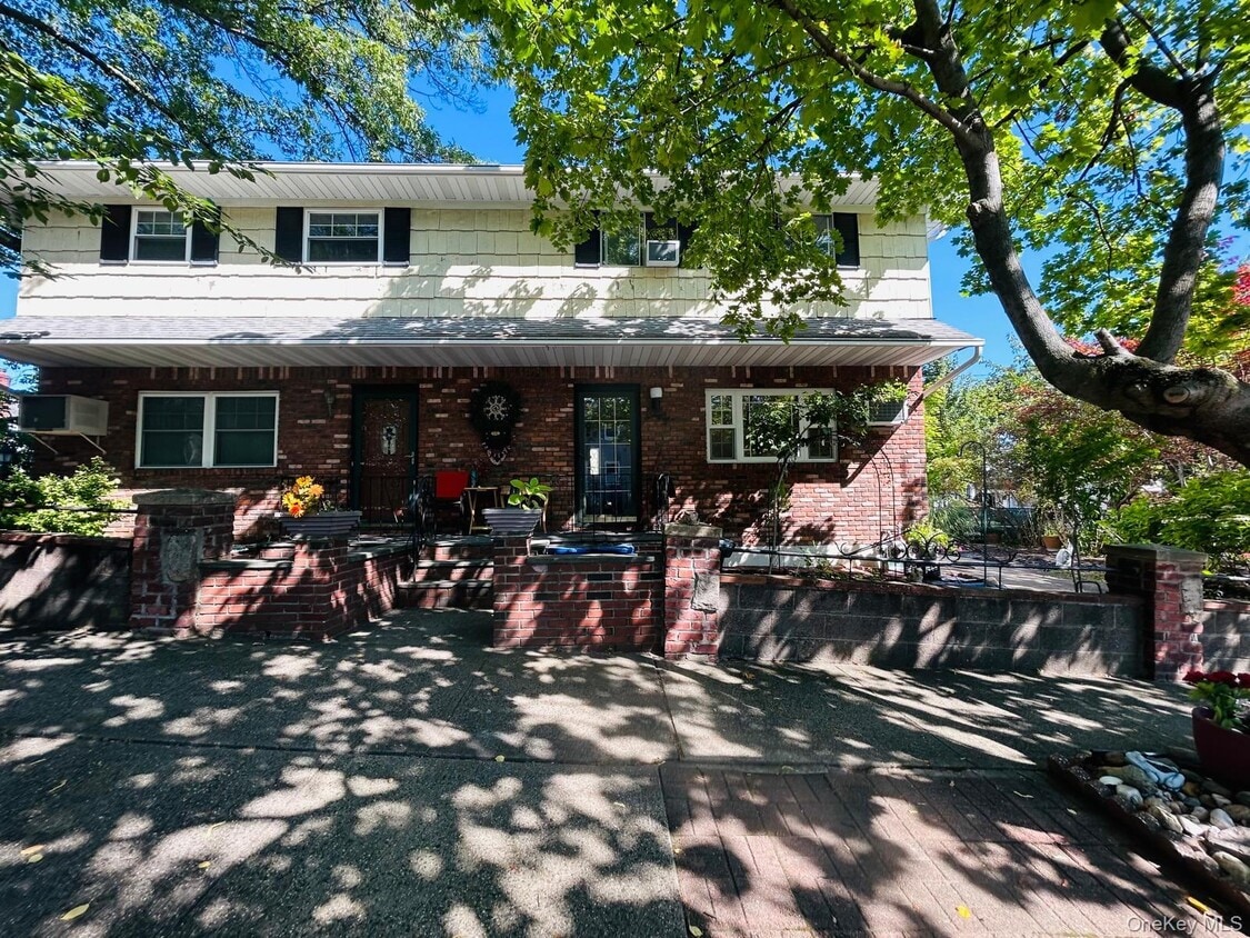 Primary Photo - 41 Cambridge Ave