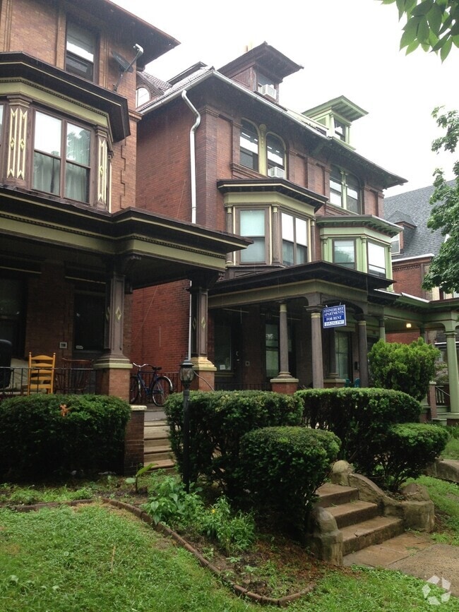 Building Photo - 4617 Cedar Ave