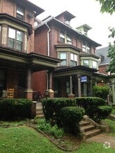 Building Photo - 4617 Cedar Ave
