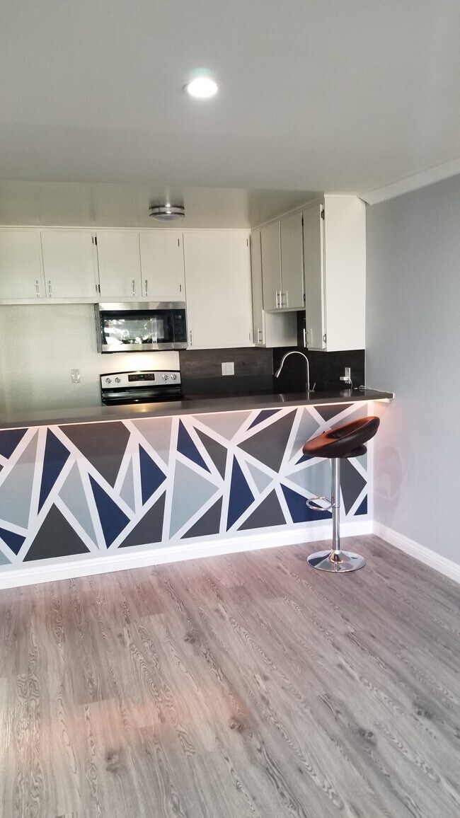 Costumized counter top light - 13751 Oxnard St