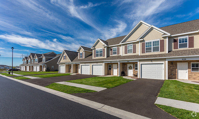 Building Photo - Woodland Acres Townhomes