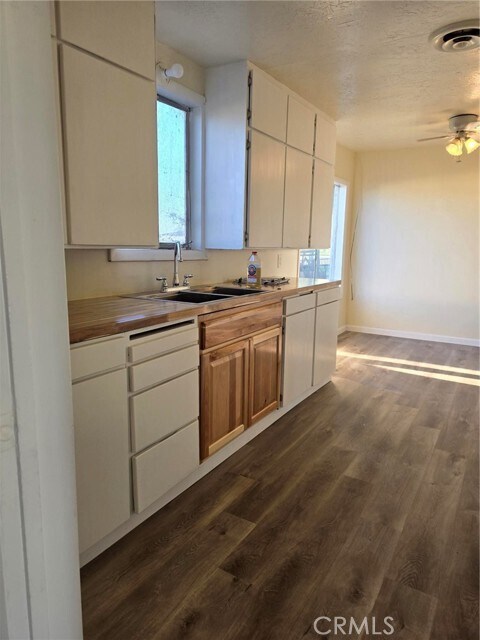 Foto del edificio - 24520 Clark Ave