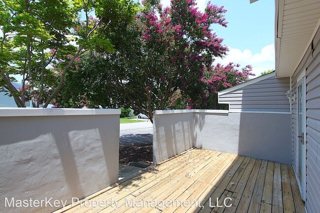 Building Photo - 2 br, 1.5 bath House - 5002 Casa Del Rey Dr