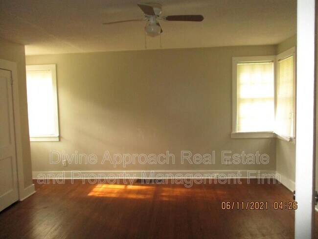 Foto del edificio - 359 22nd Ct NE