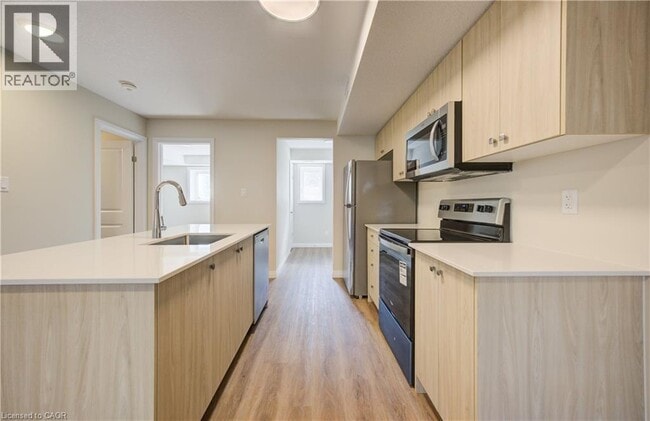 Building Photo - 410 Northfield Dr W