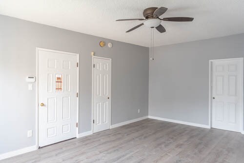 Living room - 3020 London St