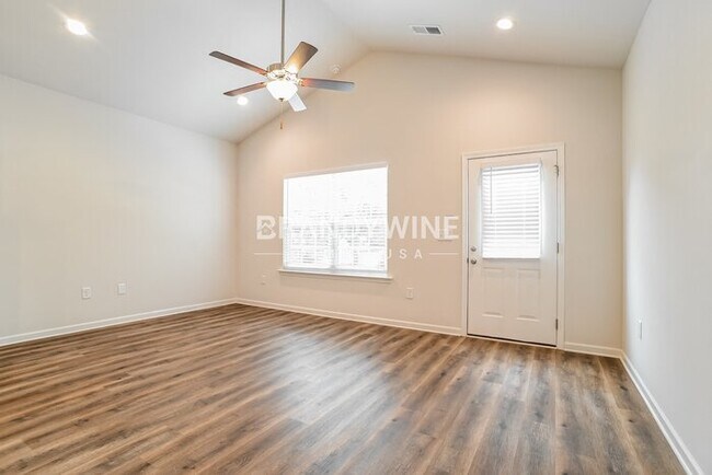 Foto del edificio - 204 Franklin Ave NW