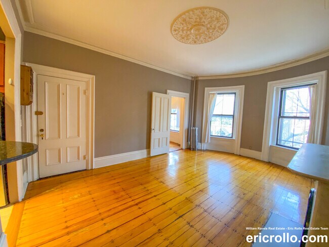 Building Photo - 92 Worcester St