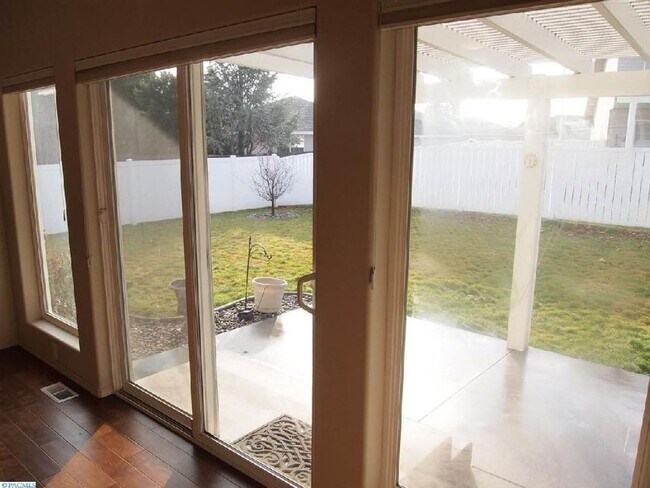 Building Photo - Canyon Lakes Home for Rent