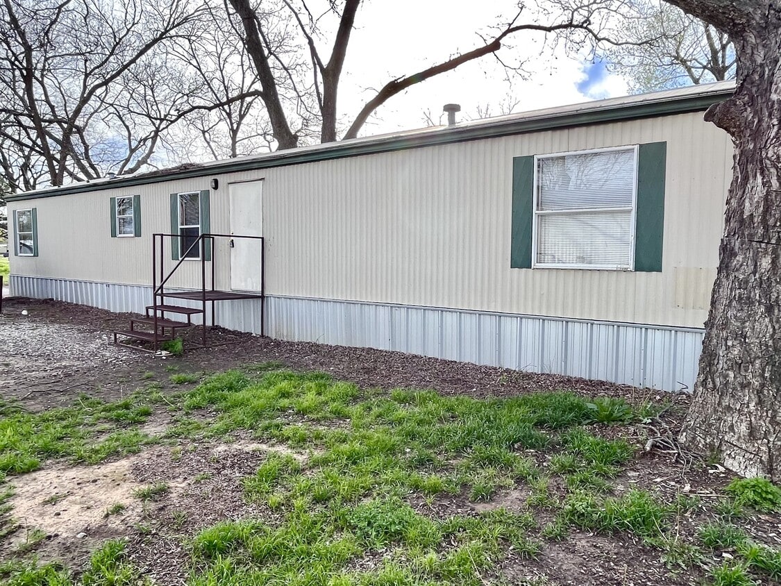 Primary Photo - 102 S 17th St