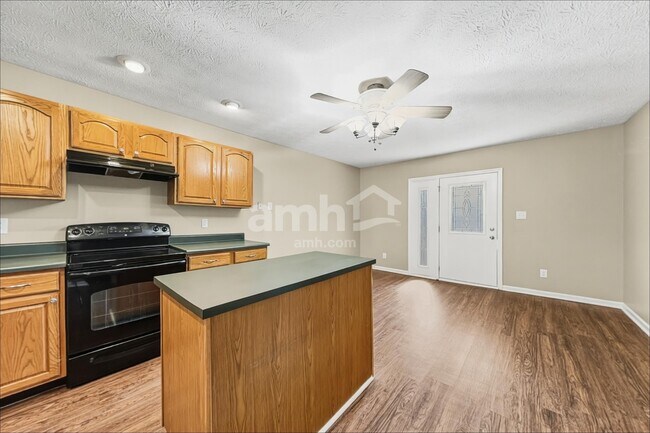 Building Photo - 2521 Monarchy Ln
