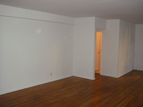 Foto principal - 320 W 55th St