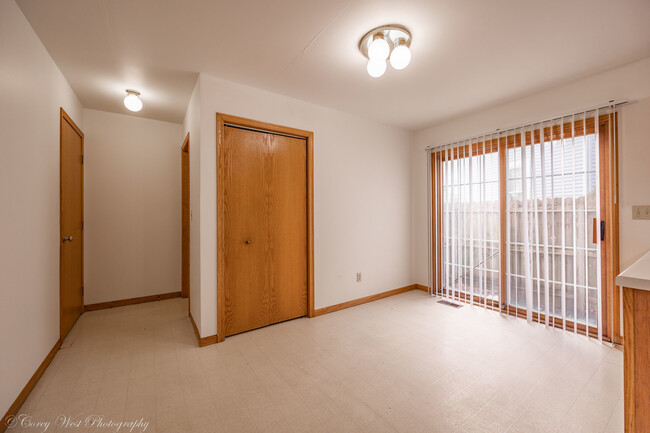 Building Photo - 208 Gurler St
