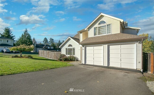 Oblique view of large corner lot - 9781 Enchantment Ave NW