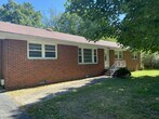 Primary Photo - 1011 Oak Dr.