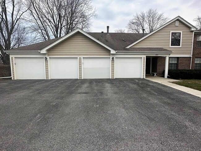 Photo - 351 Newgate Ct (Schaumburg, IL) Apartment
