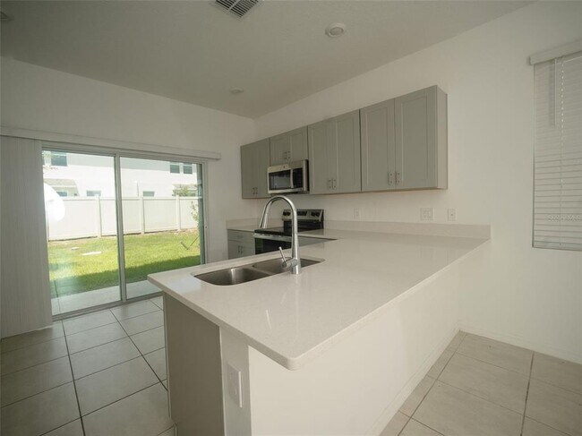 Building Photo - 3208 Skyline Lp