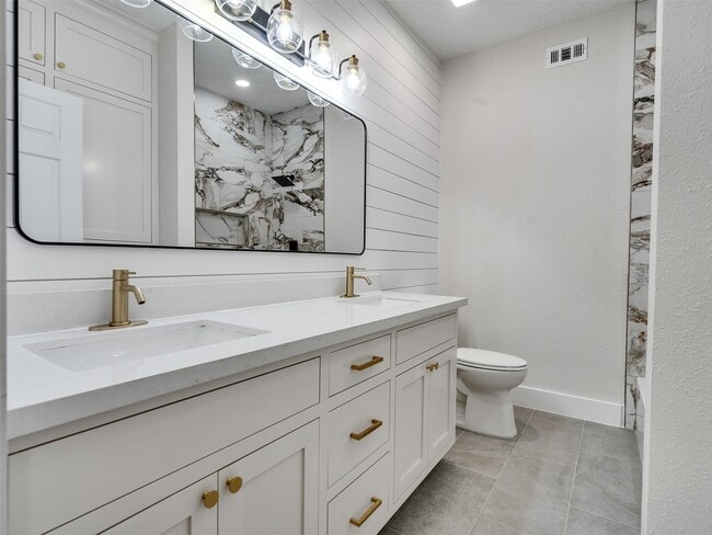 Foto del edificio - 7016 Delesandri Dr