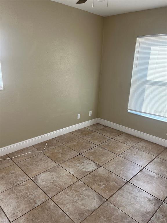 Foto del edificio - 224 E St