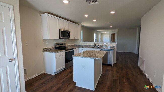 Foto del edificio - 521 Autumn Blaze