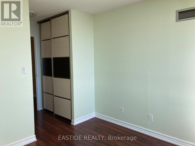 Building Photo - 55 Bamburgh Cir