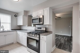 Building Photo - 2327 Wyngate Rd