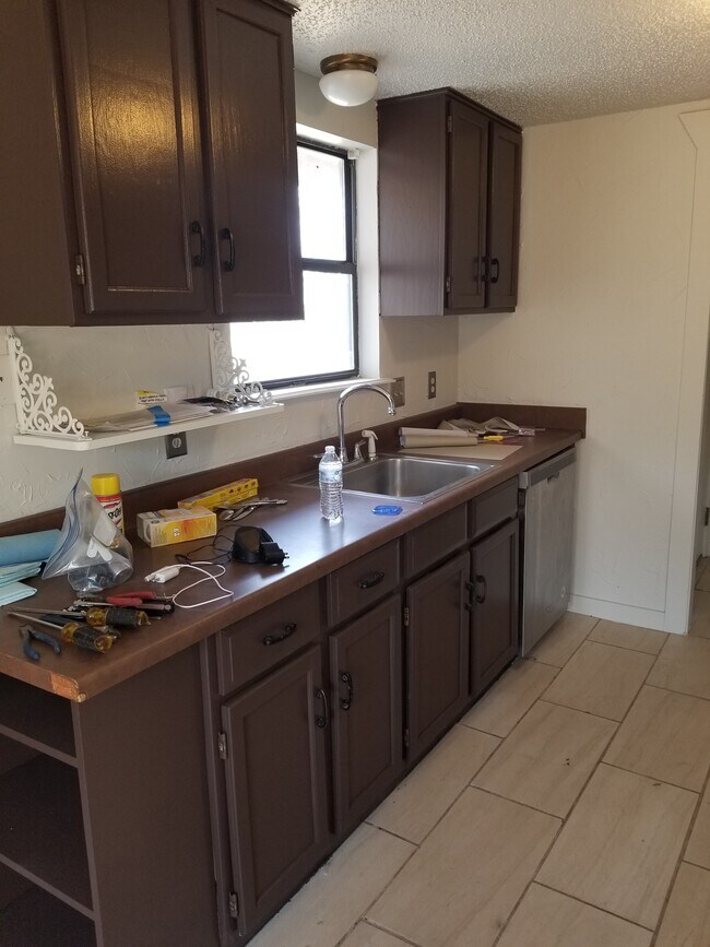 Building Photo - 1801 Twintree Dr
