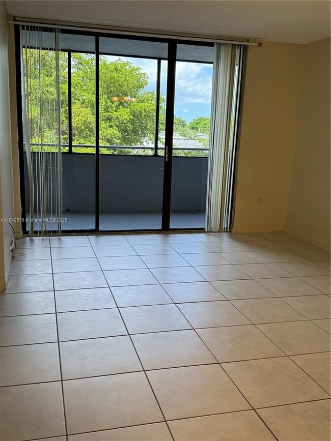 Foto del edificio - 8205 SW 152nd Ave
