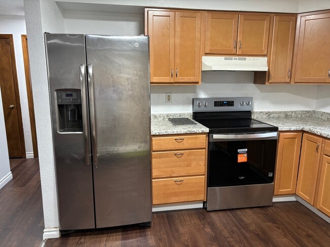 Building Photo - 1180 Golden Dawn Cir