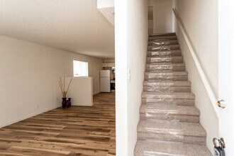 Building Photo - 6672 Provincial Dr