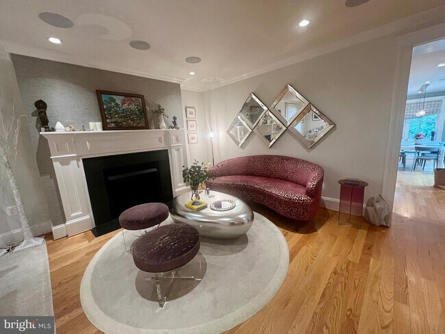 Foto del edificio - 3631 Tilden St NW
